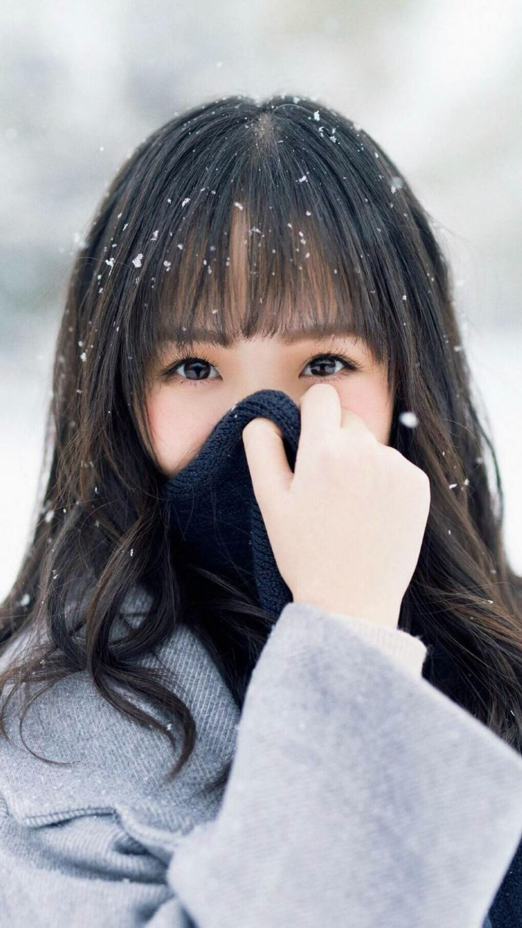 詹姆斯替补席上积极鼓励年轻球员,詹姆斯的替补球员