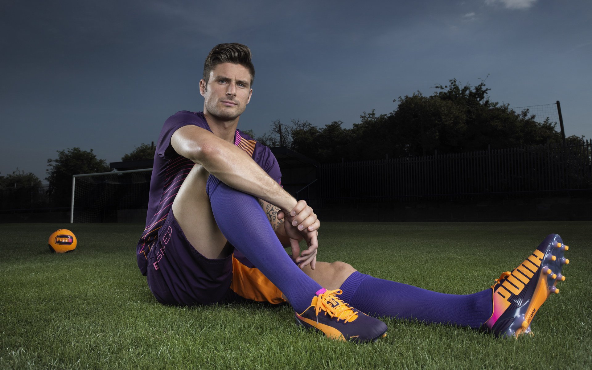 爱游戏网页版-英超亮点，教练点评战术调整，英超的“dna”主教练